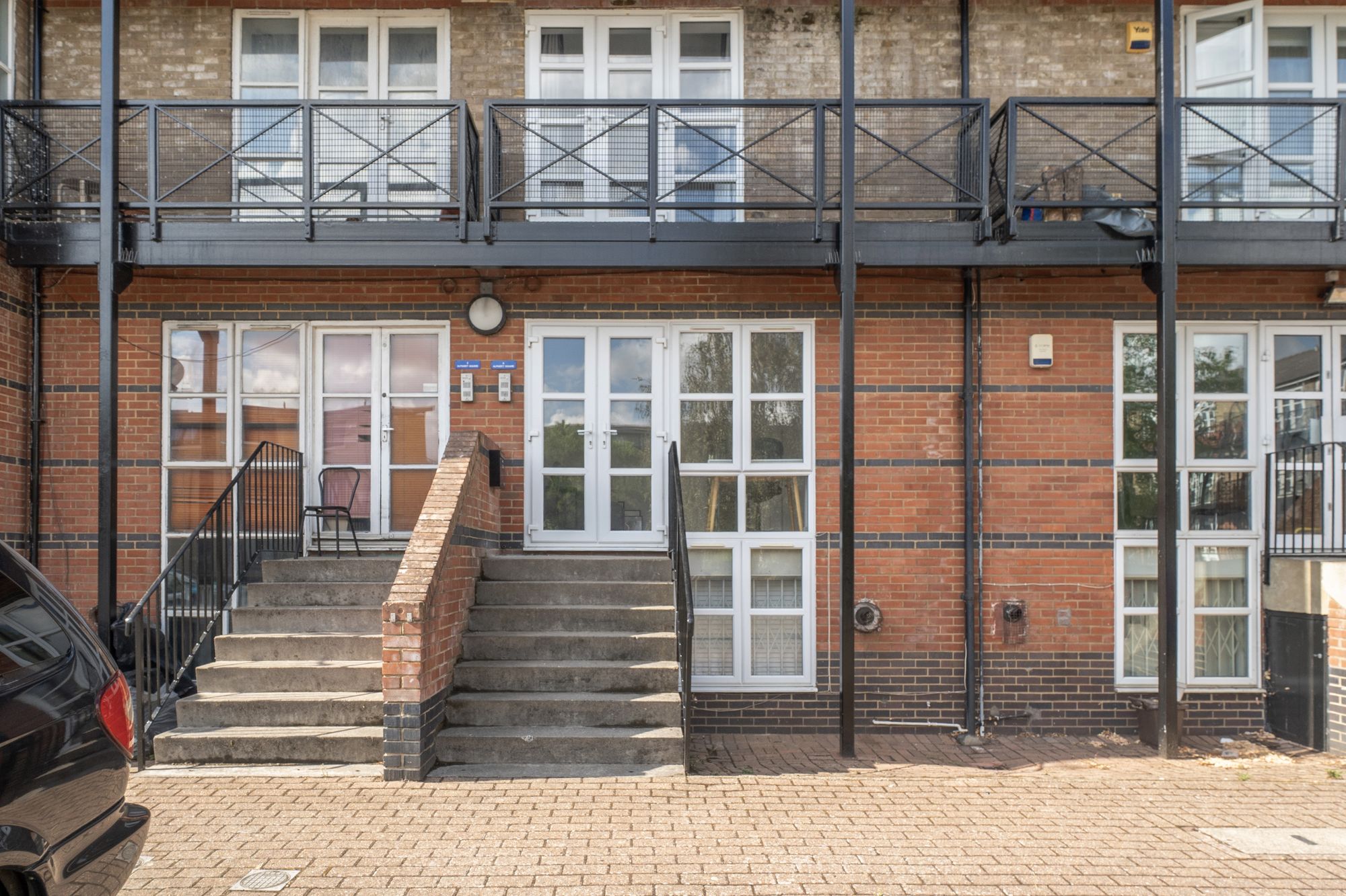 House Hawgood Street in Greater London