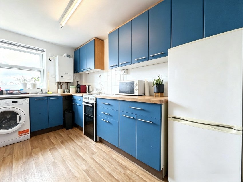 Flat Fairpark Road in Exeter