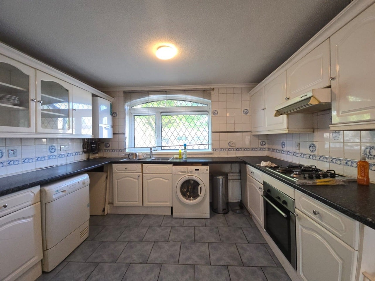 Room Pentland Road in Slough