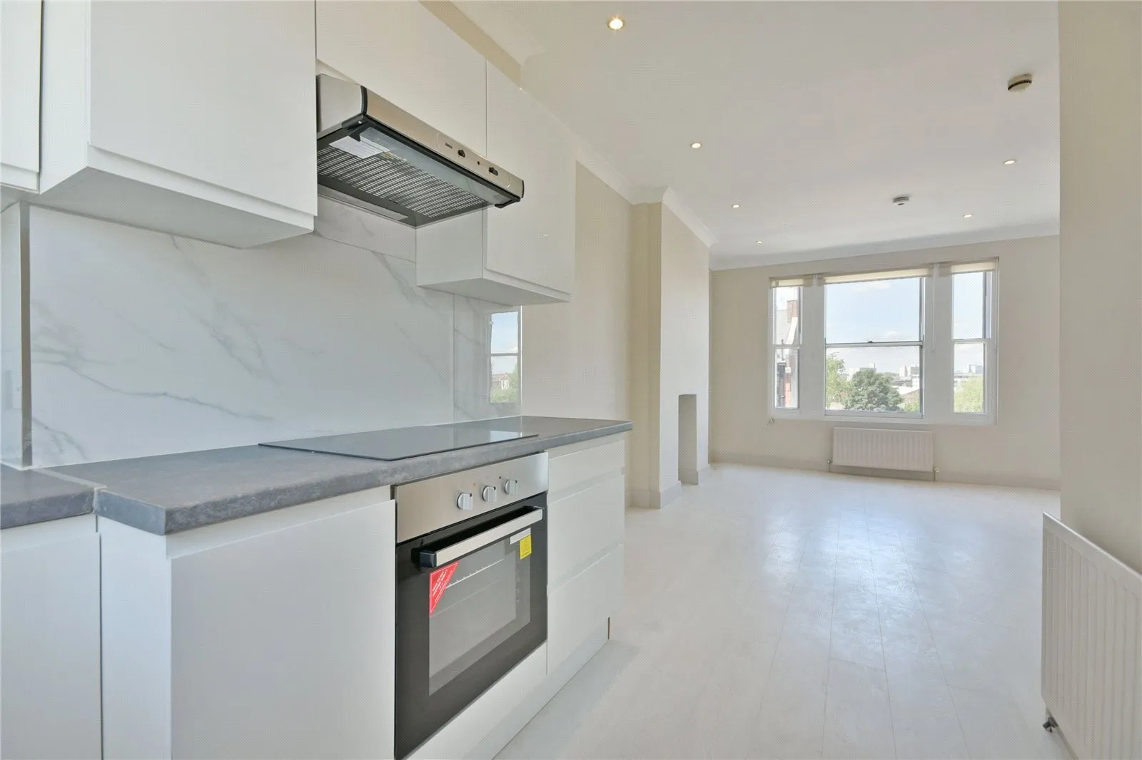 Flat Wandsworth Road in Greater London
