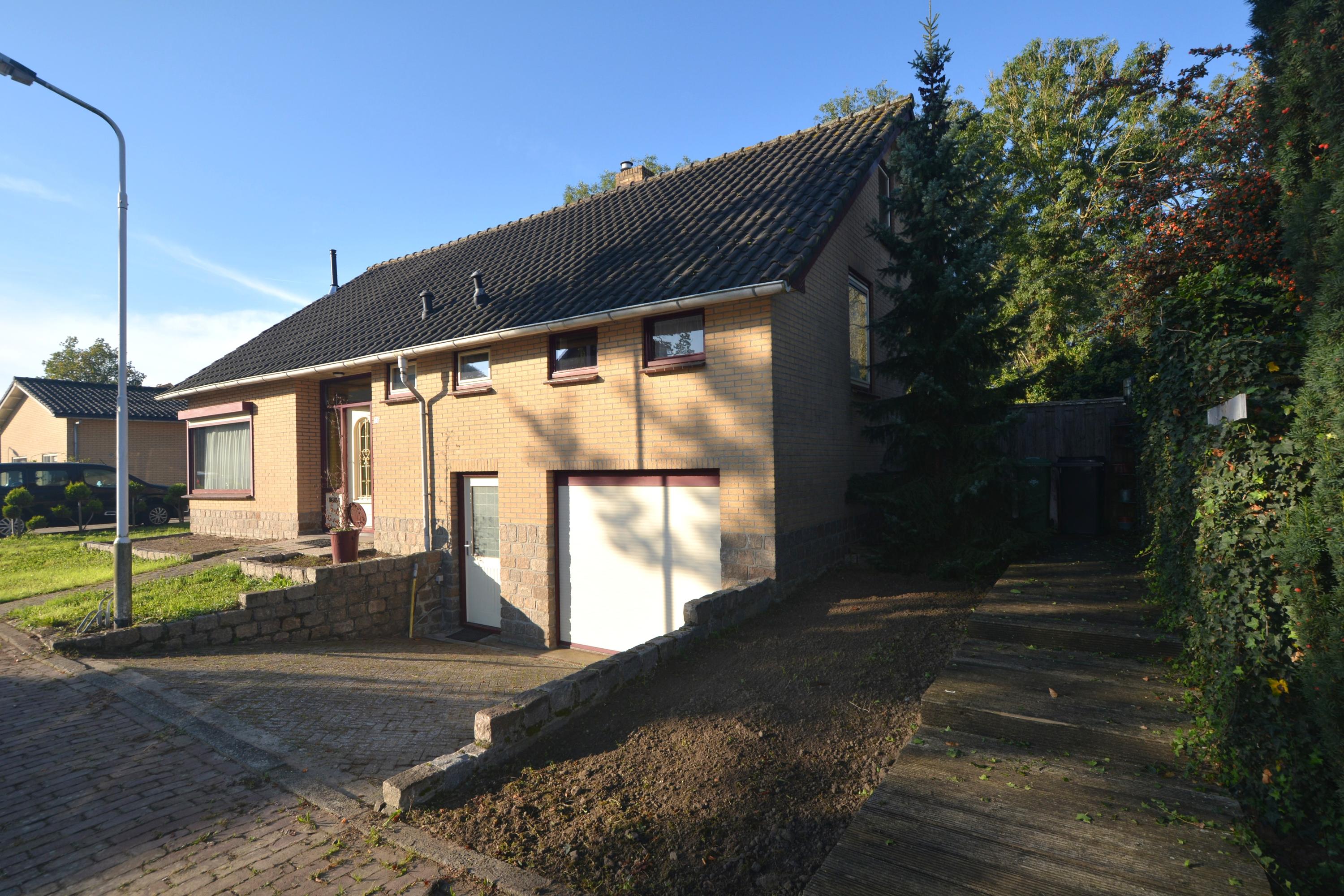 Huis Schuttebochtlaan 35 in Oostburg