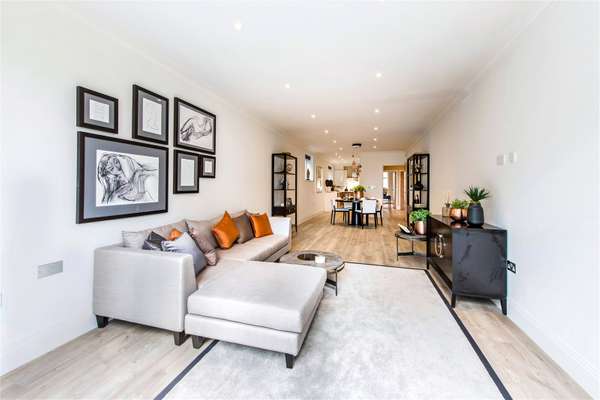 Flat Fringewood Close in Greater London