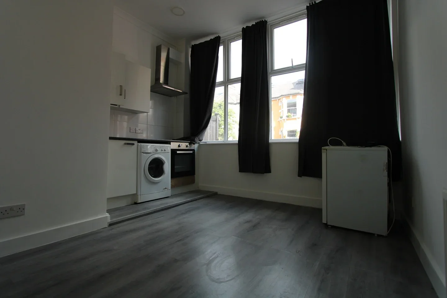 Flat Lillie Road in Greater London