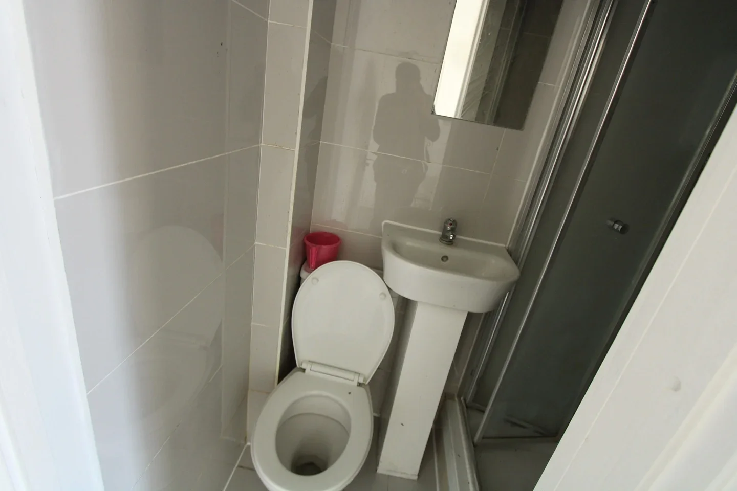 Flat Lillie Road in Greater London