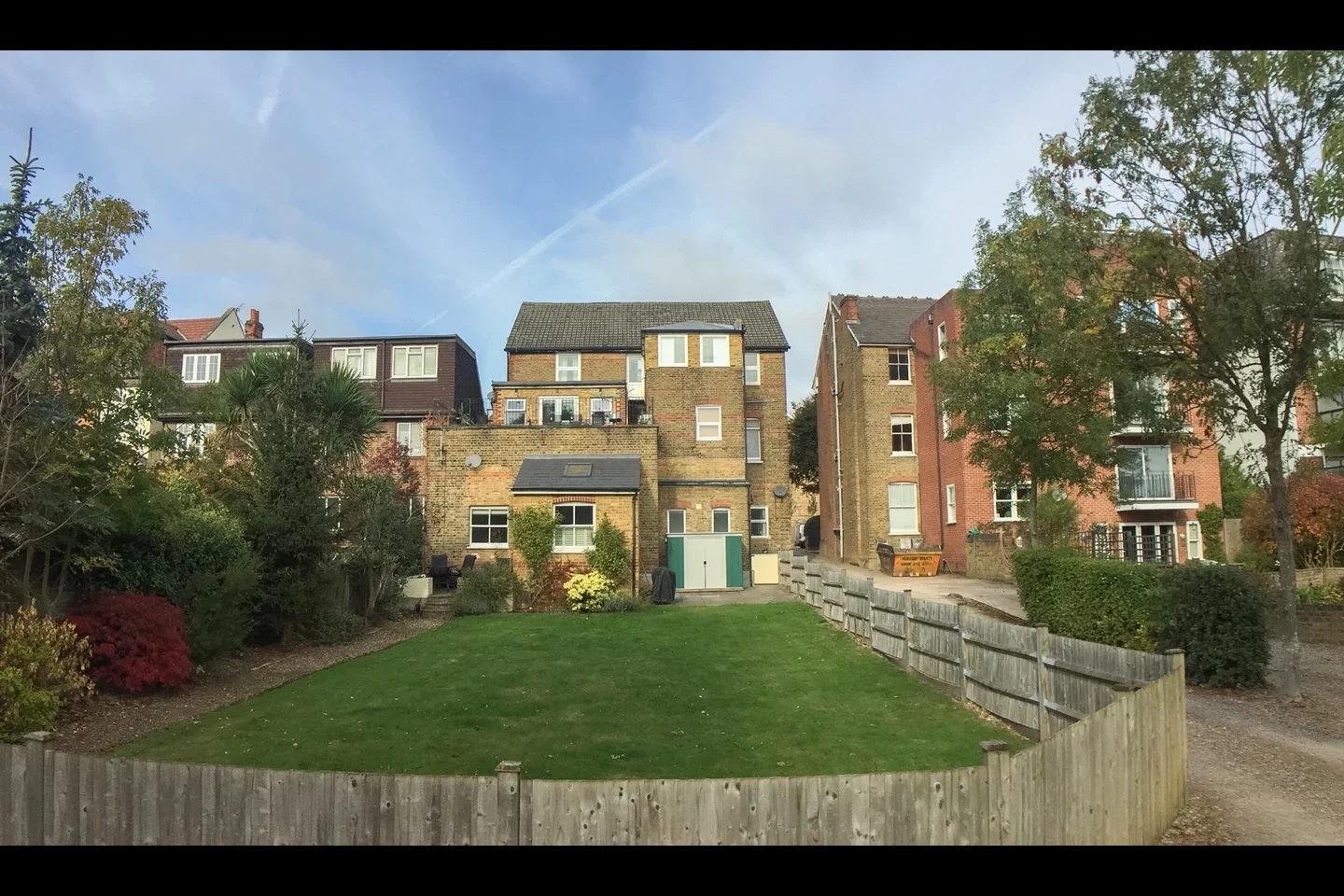 Flat Worple Road in Greater London