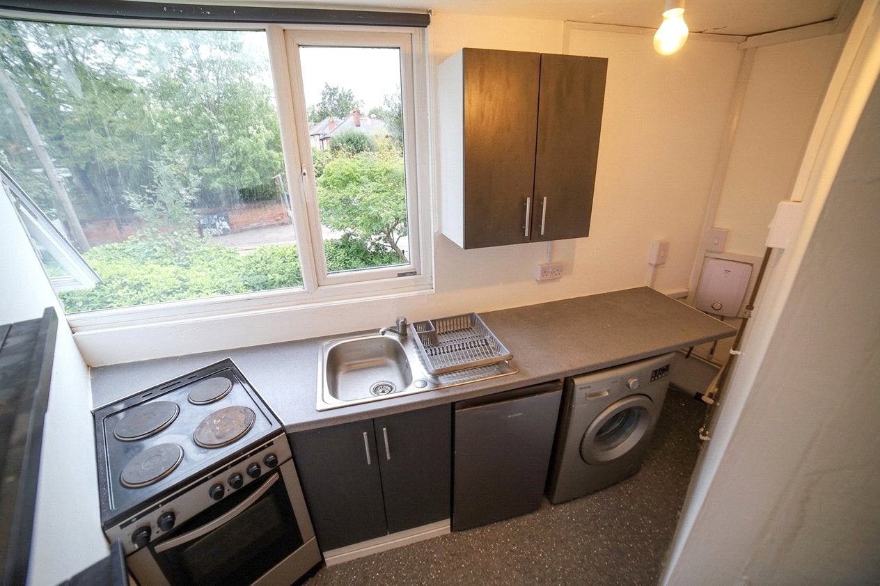 Flat Hamilton Road in Reading