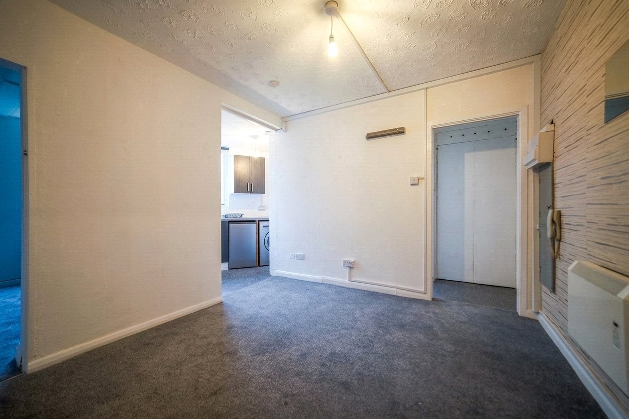 Flat Hamilton Road in Reading