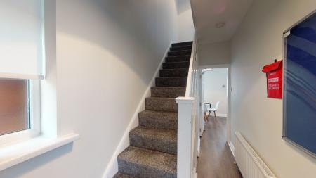 Room Harcourt Street in Royton