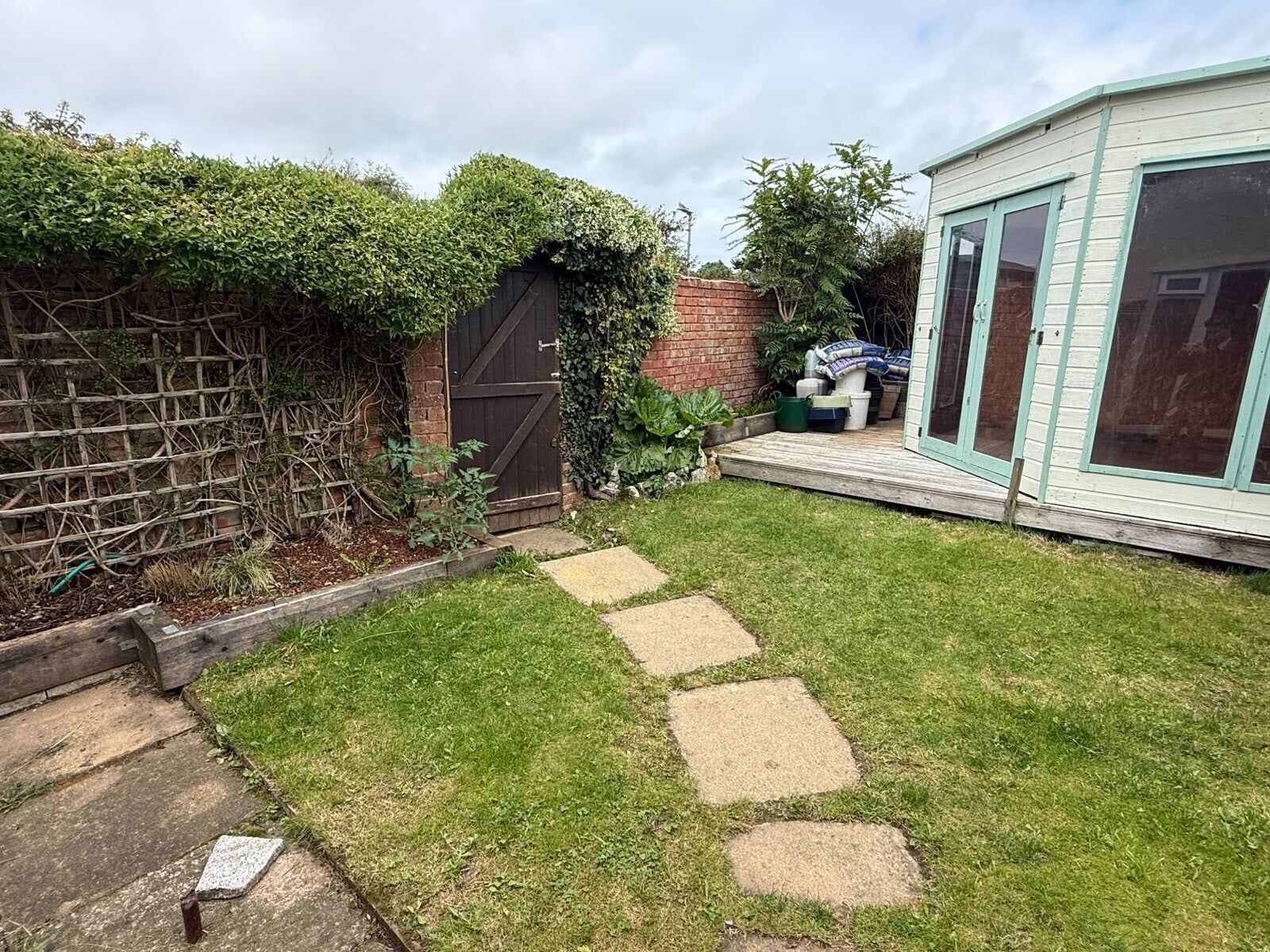 House Ellen Close in Mount Hawke