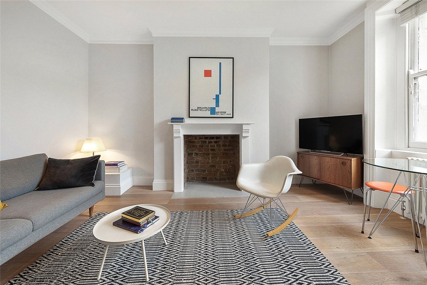 Flat Brixton Road in Greater London