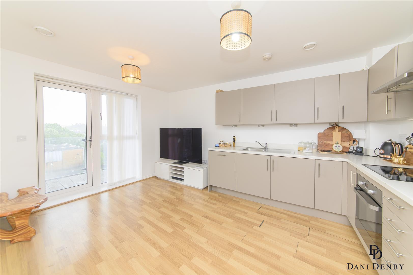 Flat Elstree Way in Hertsmere