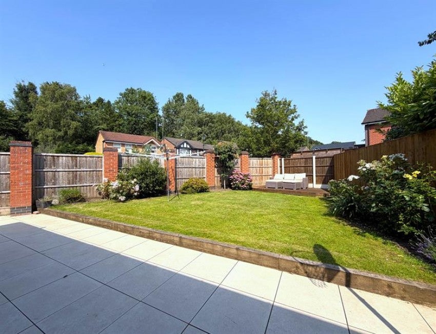 House Woodthorn Close in Warrington