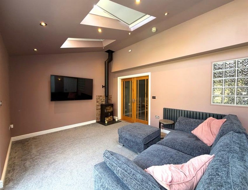 House Woodthorn Close in Warrington