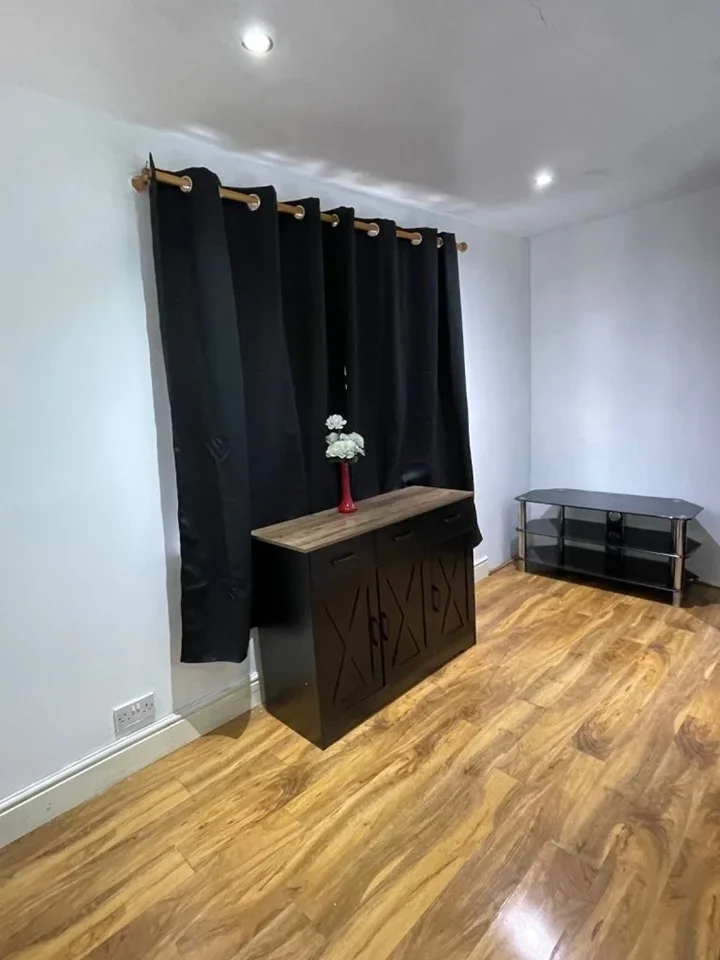 Flat Legrace Avenue in Greater London