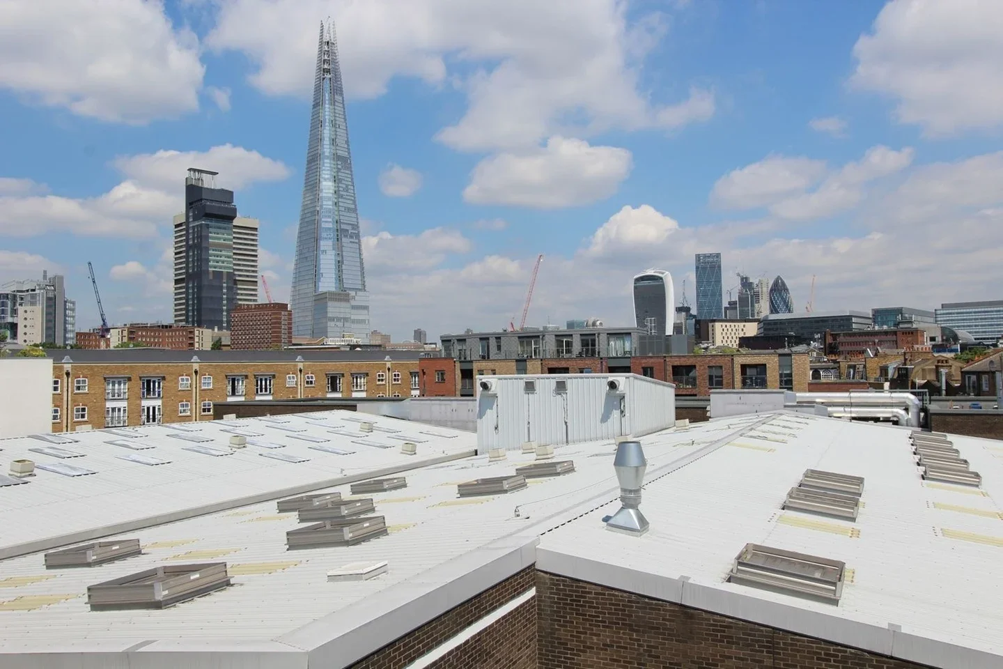 Room Royal Oak Yard in Greater London