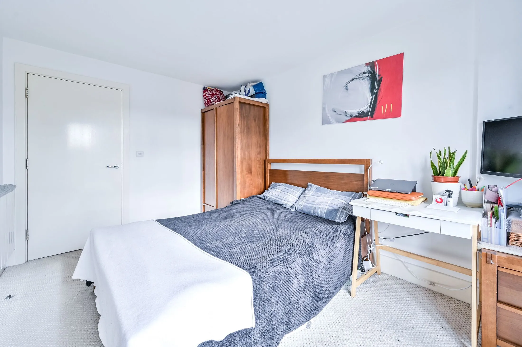 Flat Major Draper Square in Greater London