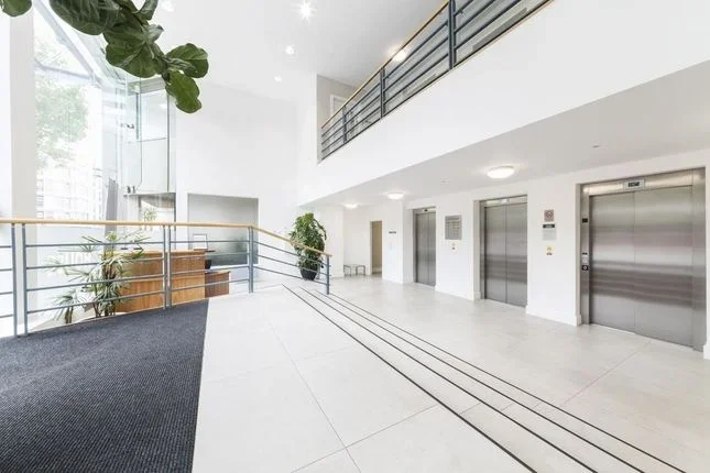 Flat Balfour Road in Greater London