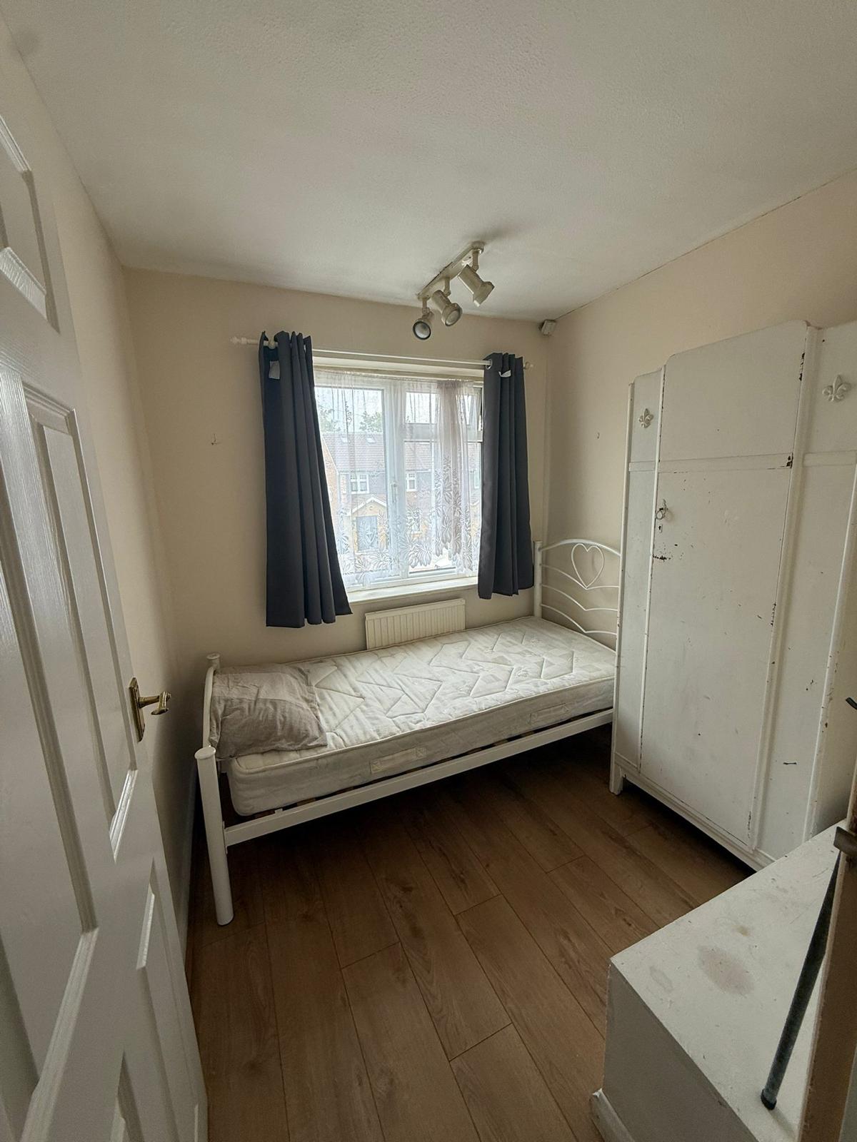 House Coleridge Crescent in Slough