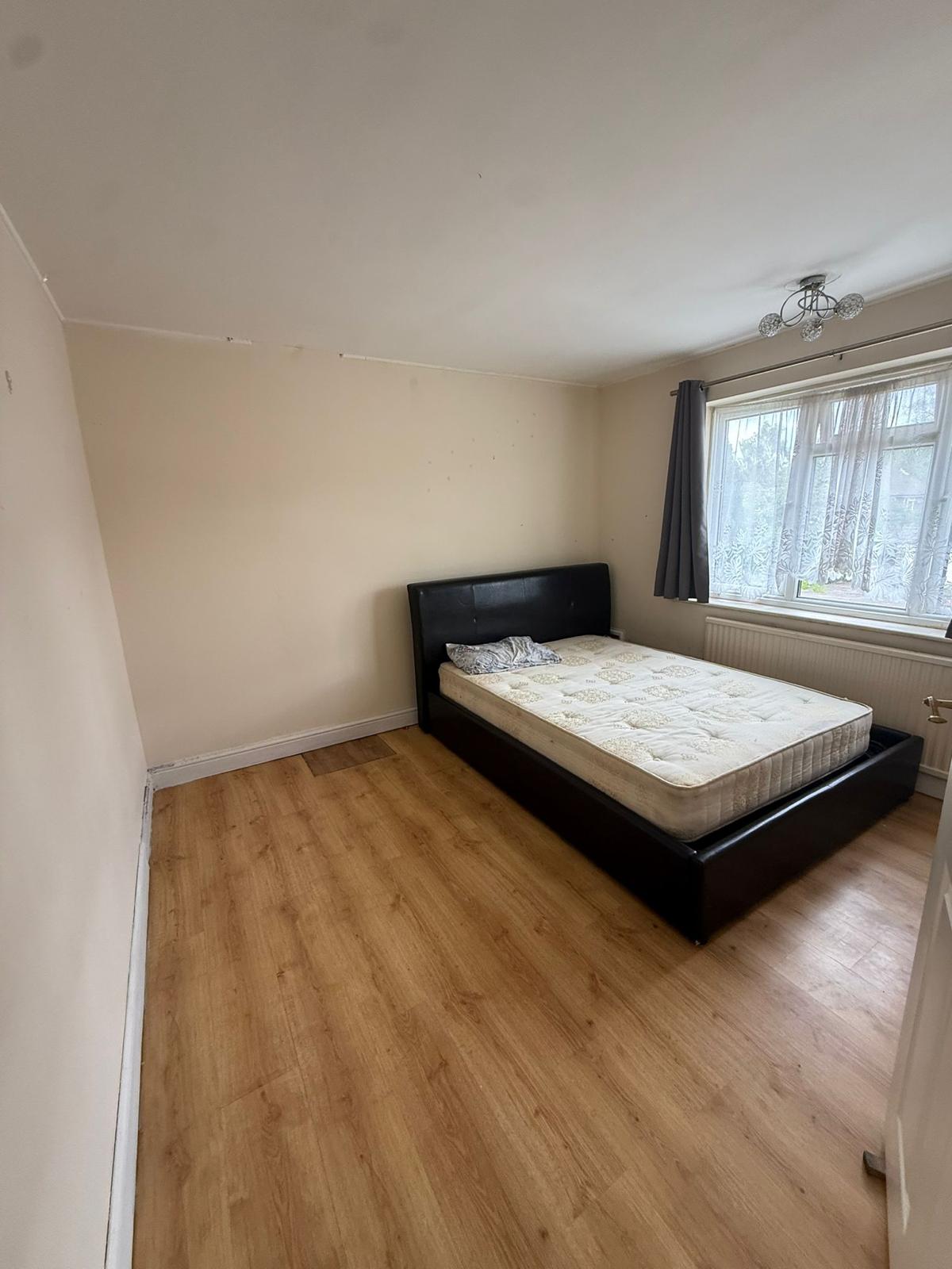 House Coleridge Crescent in Slough