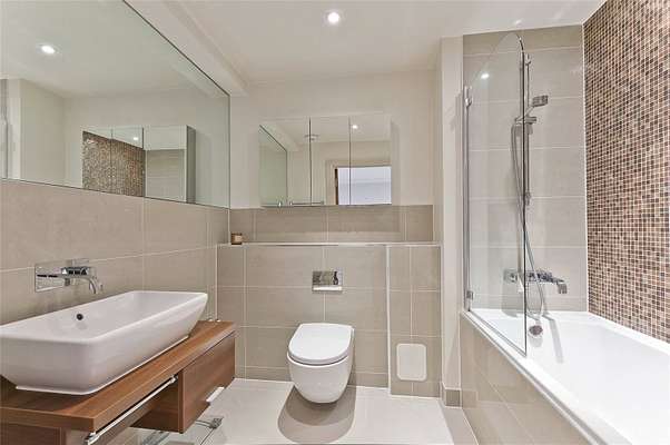 Flat Gower Road in Elmbridge