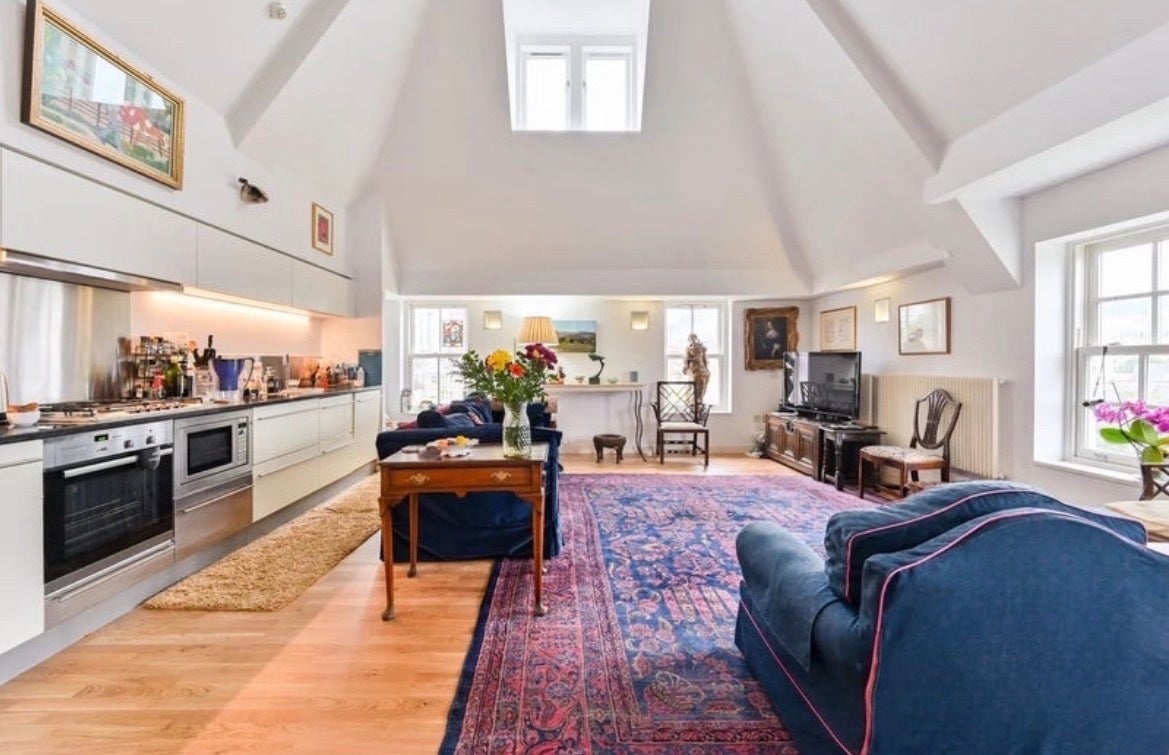 Room Lawn Lane in Greater London