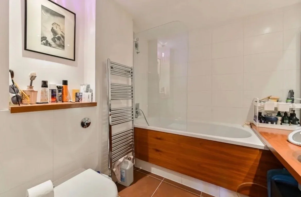 Room Lawn Lane in Greater London