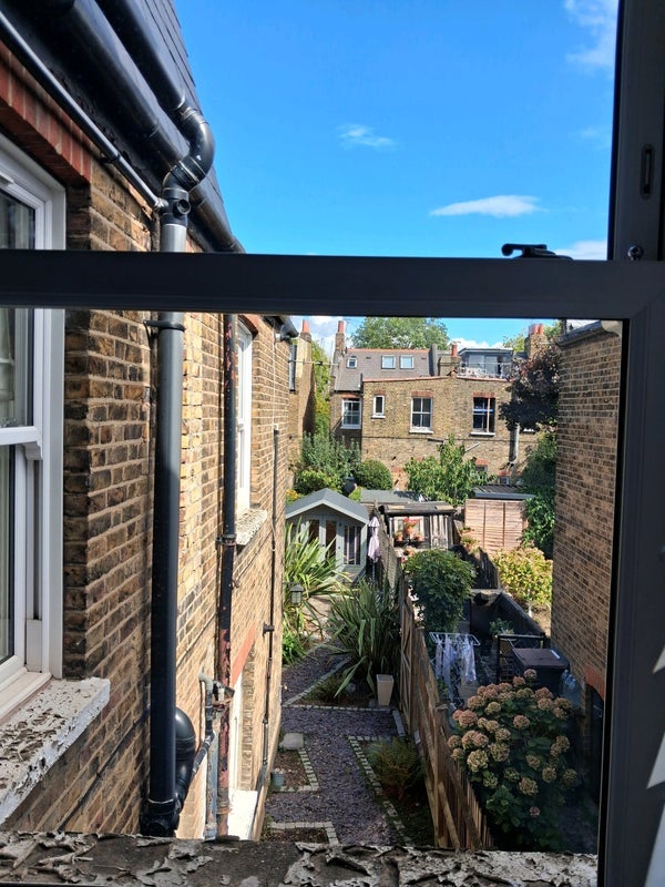 Room Aylmer Road in Greater London