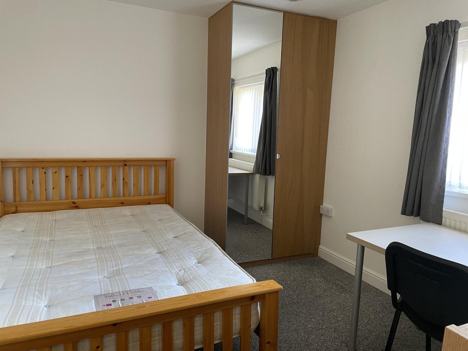 Room Middleton Boulevard in Nottingham