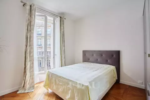 Flat Avenue Mozart in Paris