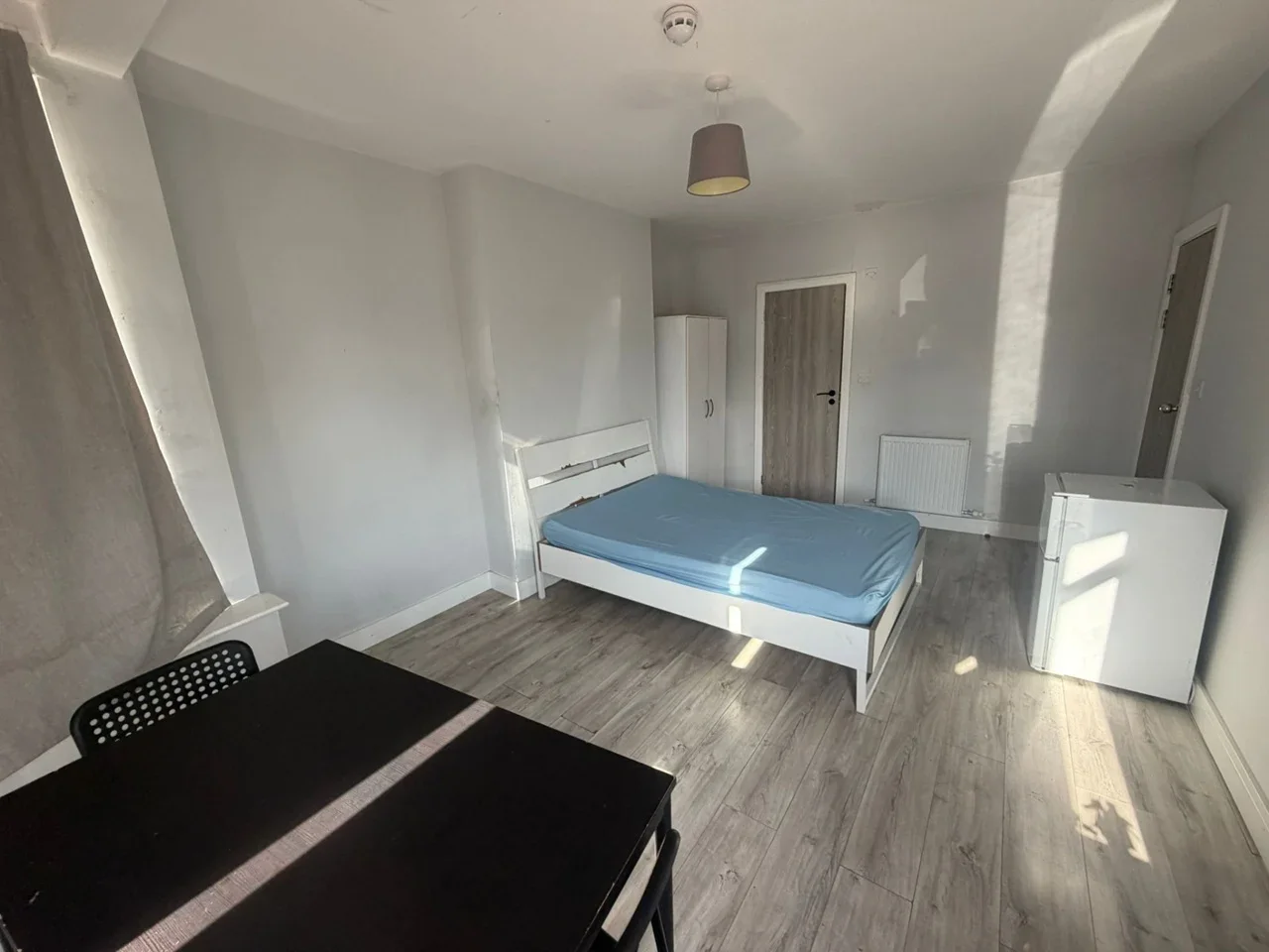 Room Park Avenue North in Greater London
