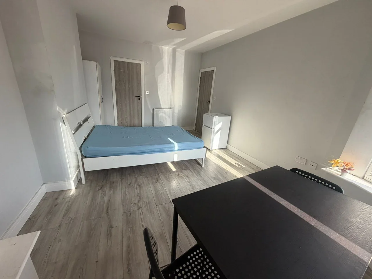 Room Park Avenue North in Greater London