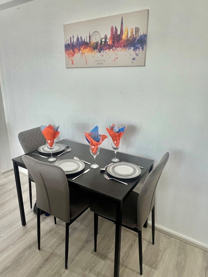 Flat Wellesley Court in City of Westminster