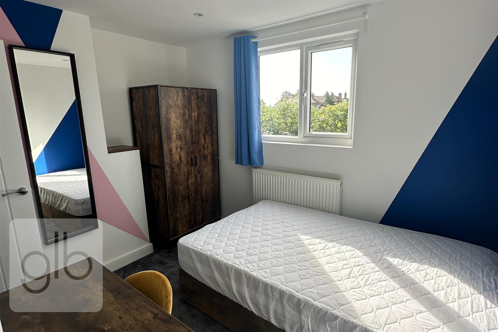 Room Oxford Street in Coventry