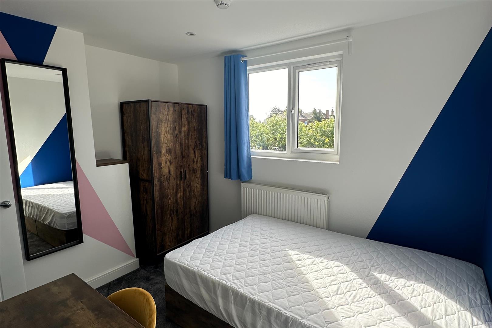 Room Oxford Street in Coventry