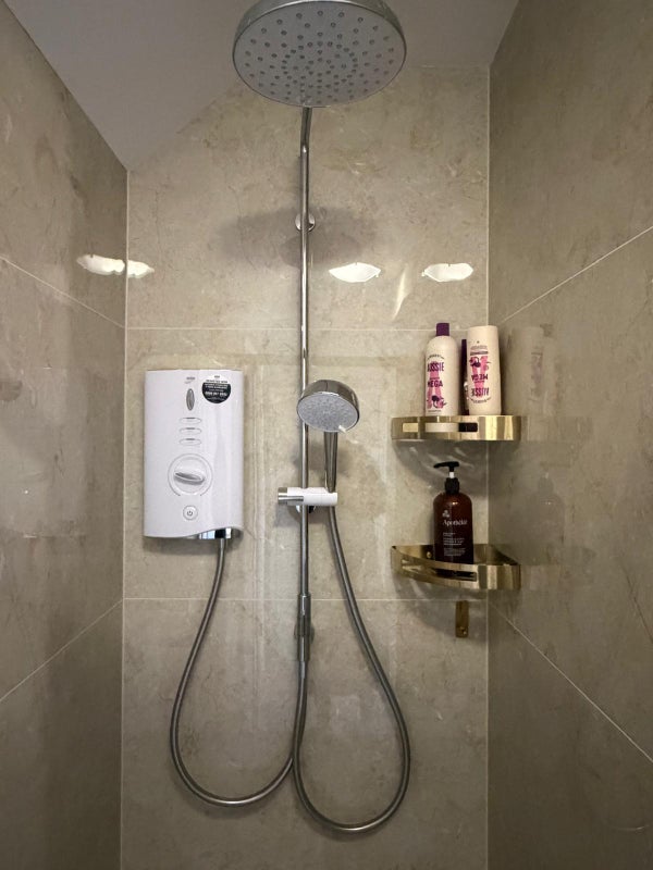 Room Ebrington Avenue in Metropolitan Borough of Solihull