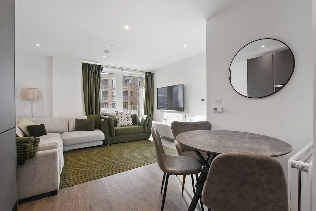 Flat Rosalind Close in Greater London