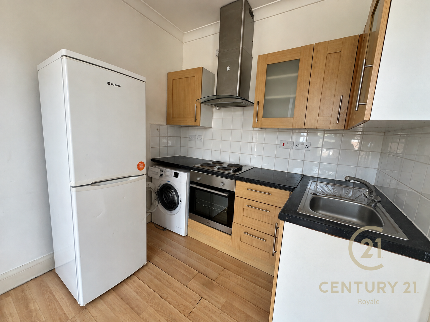 Flat Ewell Road in Greater London