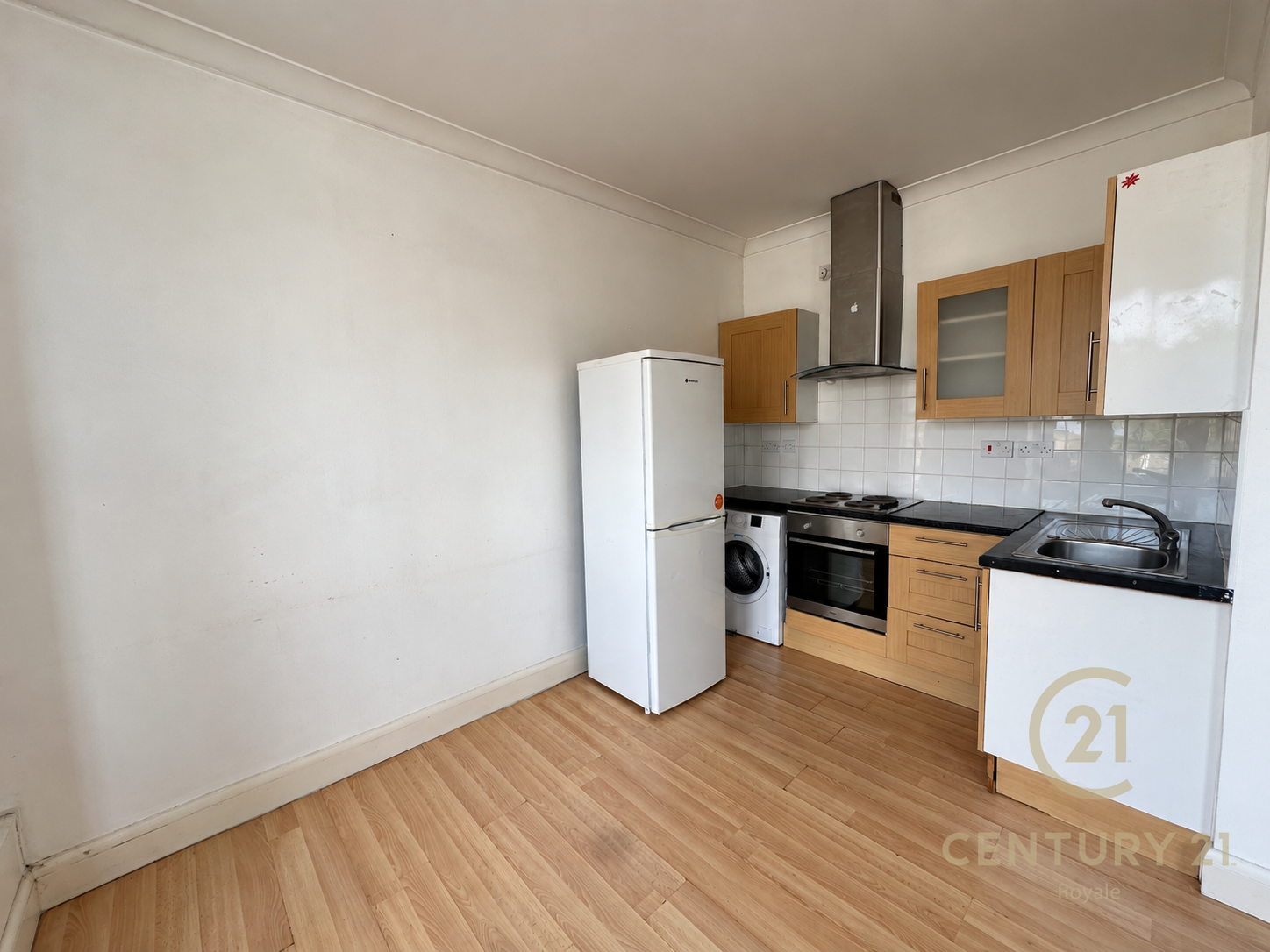 Flat Ewell Road in Greater London