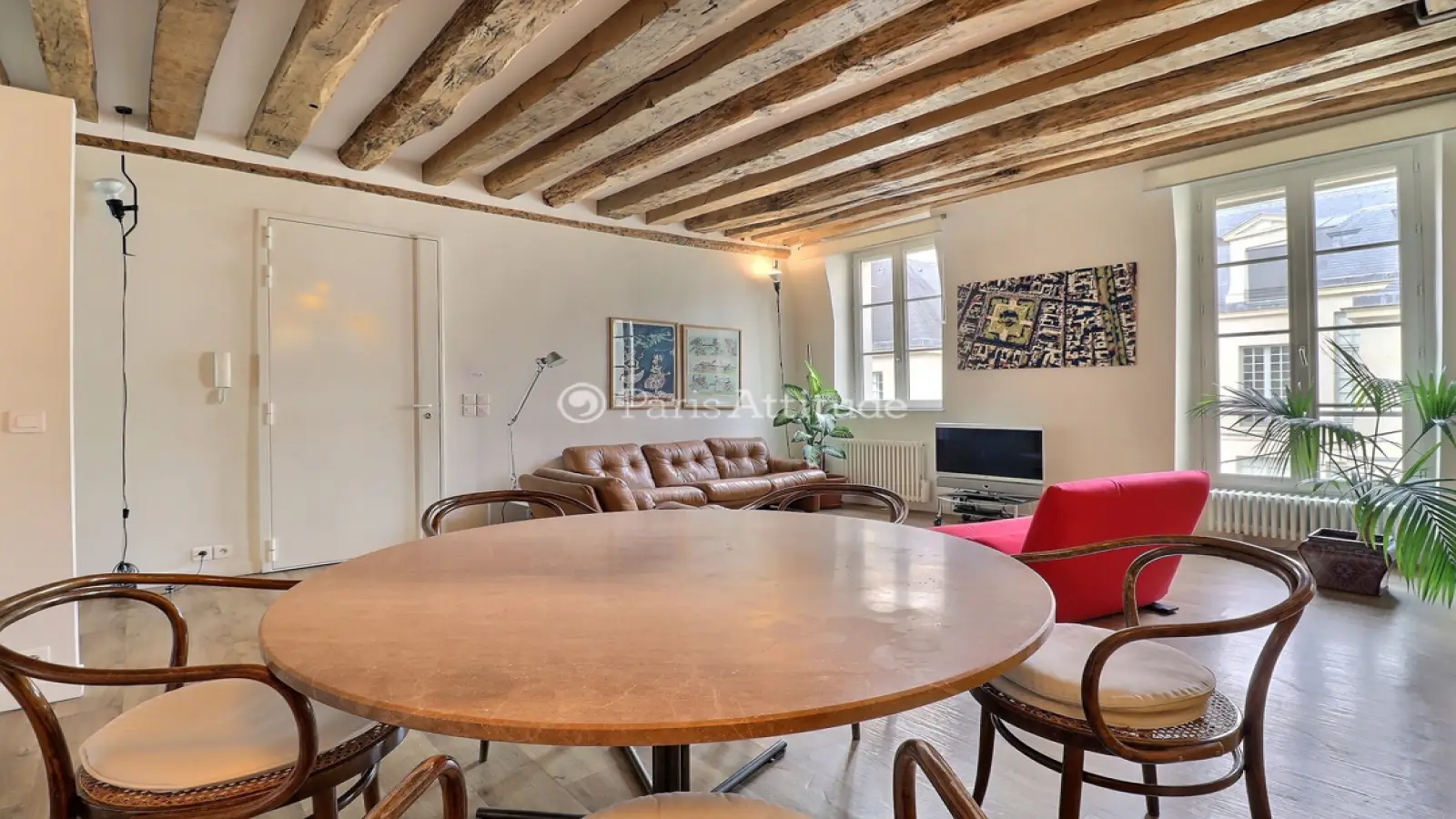 Flat Place des Vosges in Paris