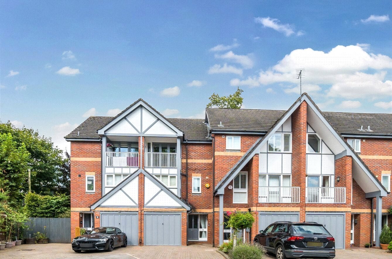 House Knightsbridge Mews in Manchester