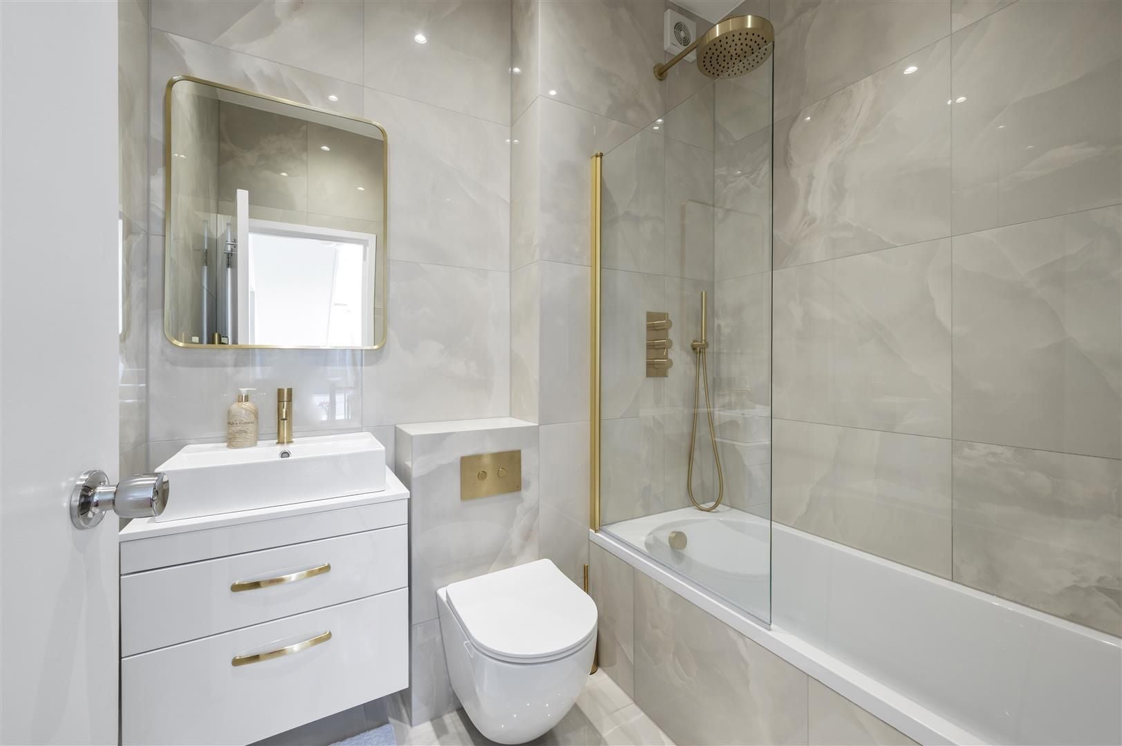 House Melbury Gardens in Greater London