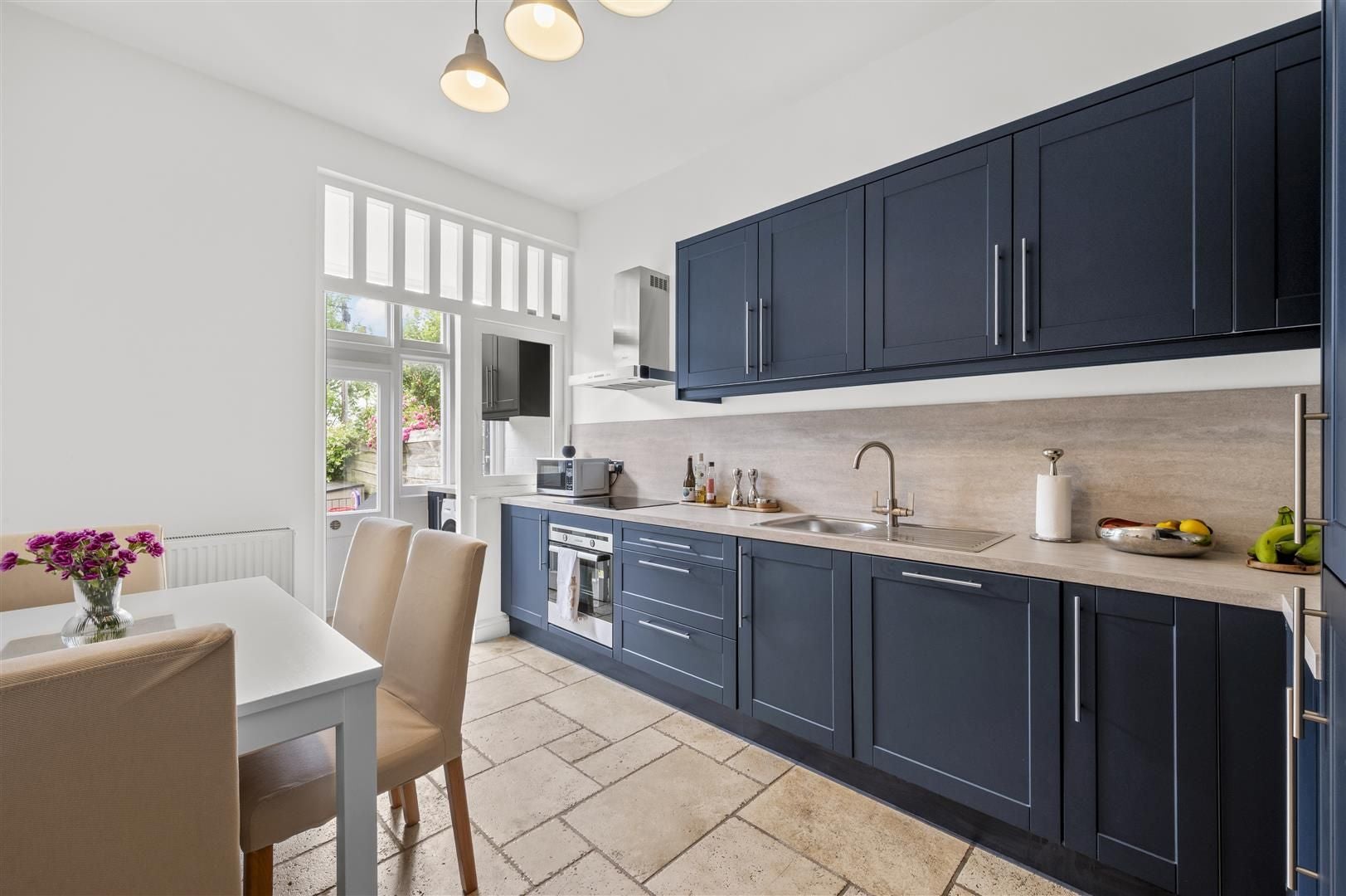 House Melbury Gardens in Greater London
