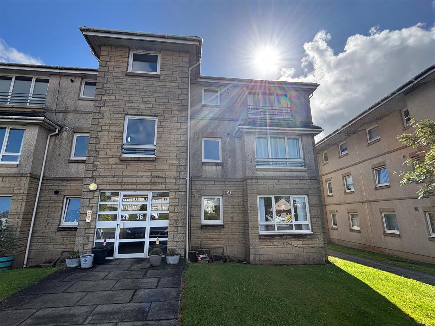 Flat Millhall Court in Plains