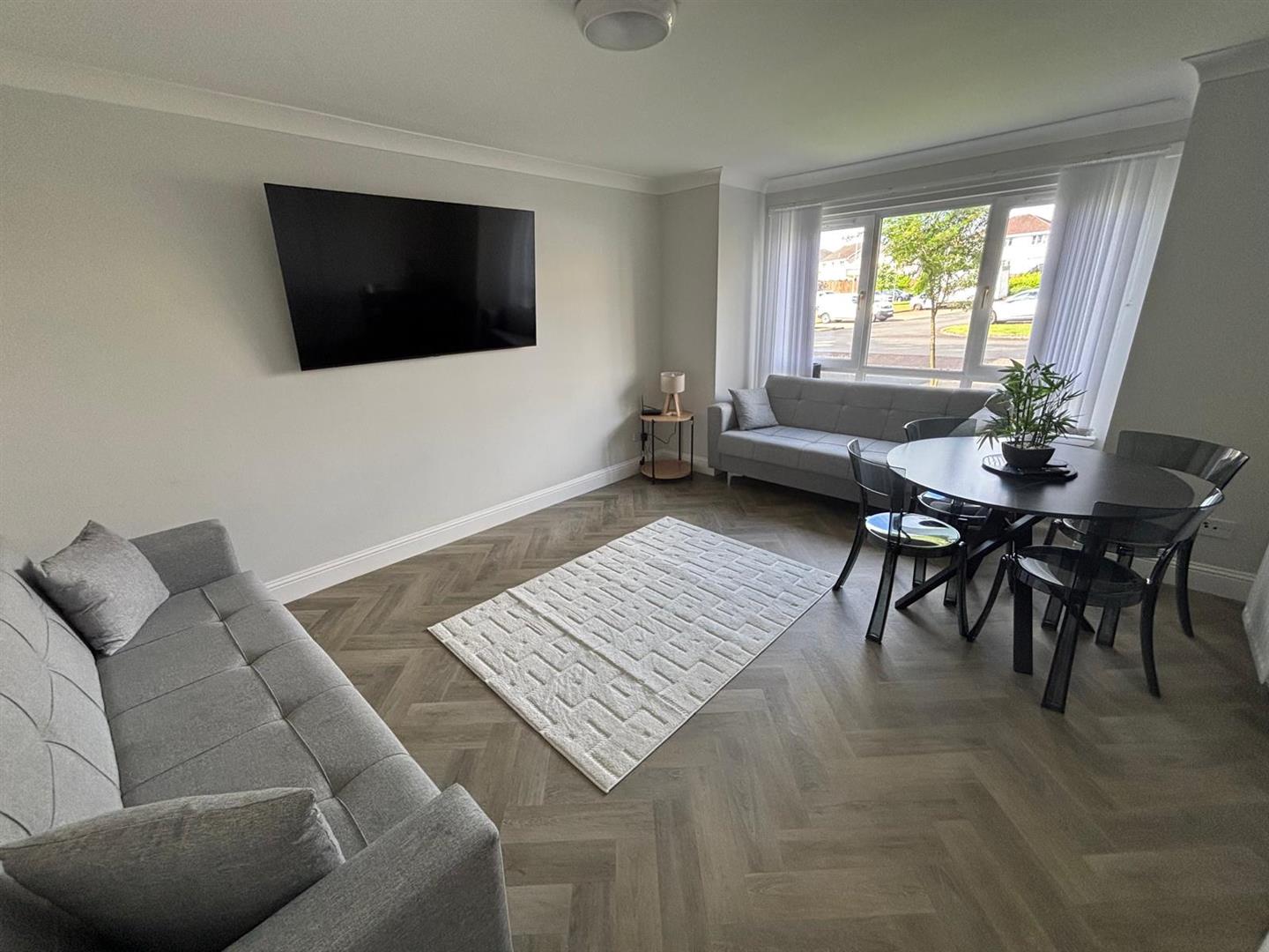 Flat Millhall Court in Plains