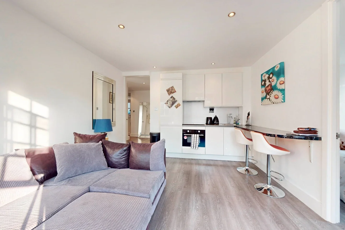 Flat Frampton Street in City of Westminster