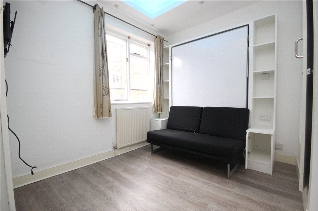 Room Delorme Street in Greater London