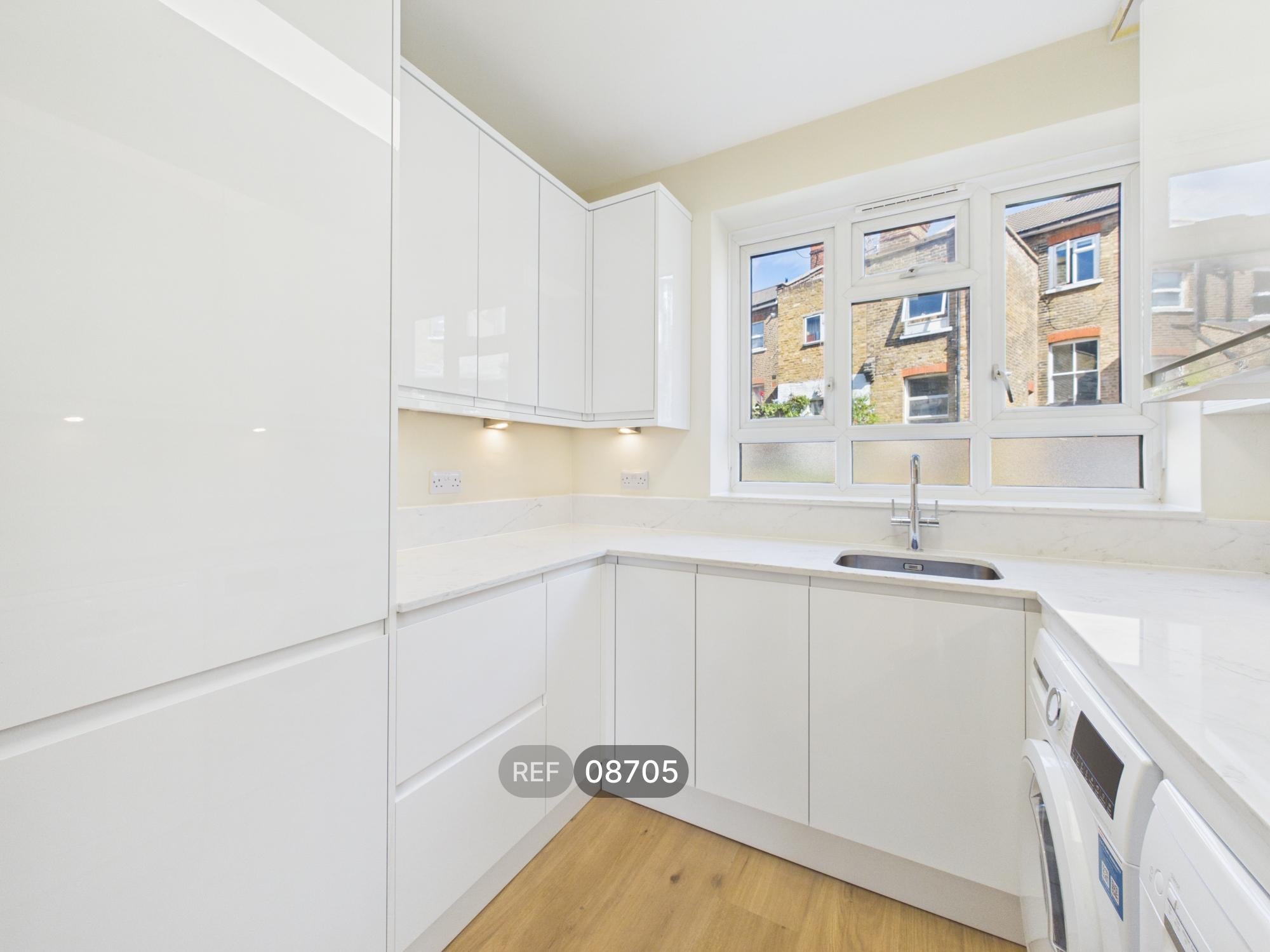 Flat Meath Street in Greater London