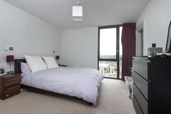 Flat Hazel Lane in Greater London