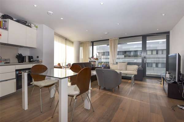 Flat Hazel Lane in Greater London