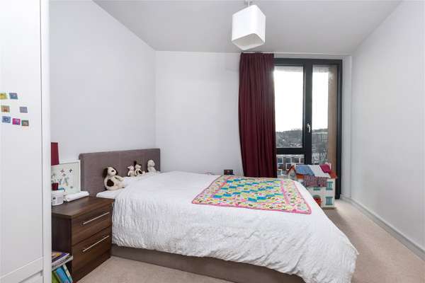 Flat Hazel Lane in Greater London